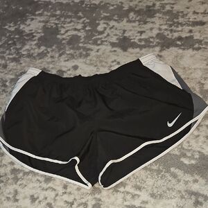 Nike Women's Black/White/Gray Running Shorts Size 2X